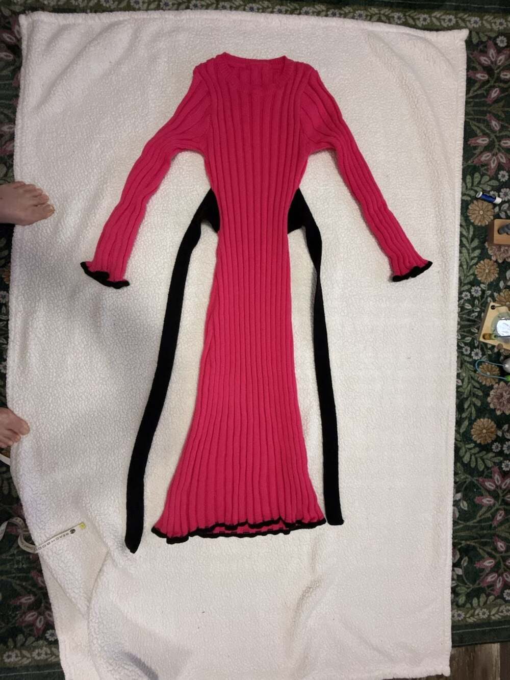 SHEIN Contrast Trim Backless Tie Cuff Knitted Sweater Dress